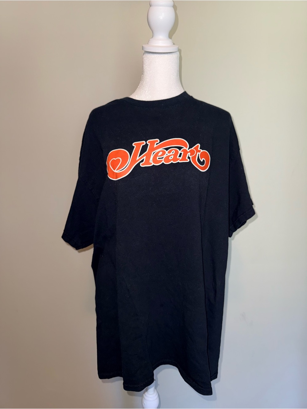 Heart Royal Flush Tour from Atlanta Concert tee Black Graphic Tee